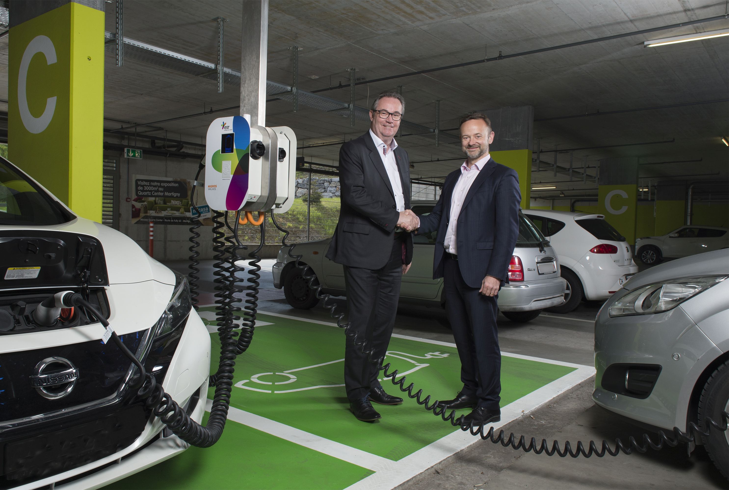 Des bornes électriques pour les voitures des clients de Migros Valais